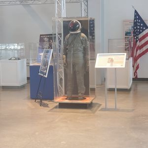 Meet your Posher, Thomas